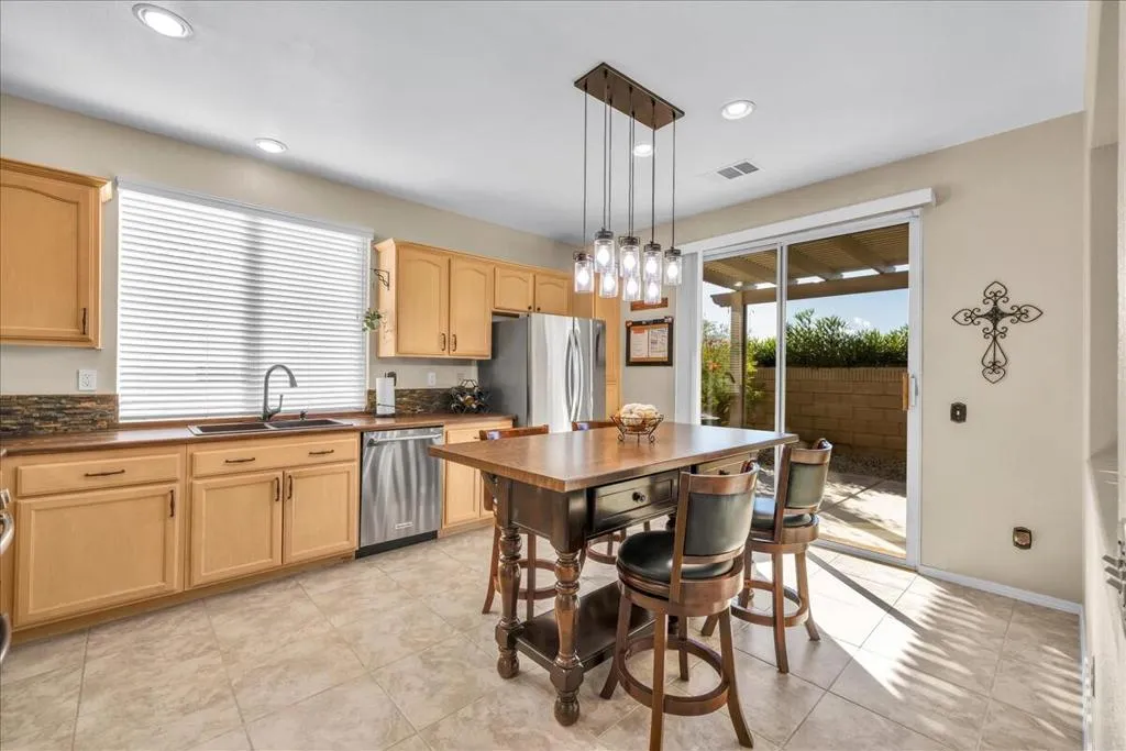 65565 Acoma Avenue 1, Desert Hot Springs, California 92240 home-pic-15